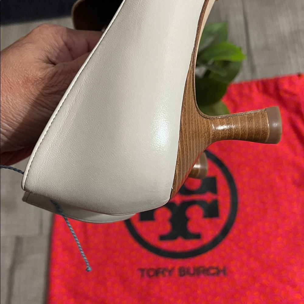 Tory Burch Jessa Shoes - Picture 11 of 16